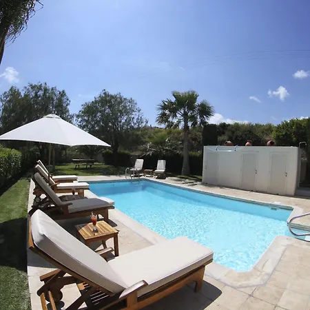 Eve Rozaki Villa *