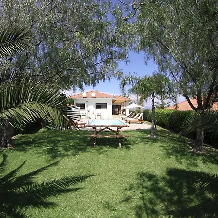 Eve Rozaki פיסורי