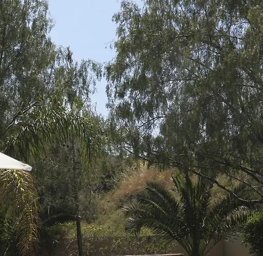 Eve Rozaki Villa Pissoúri