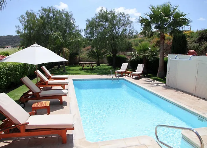 Eve Rozaki * Pissouri