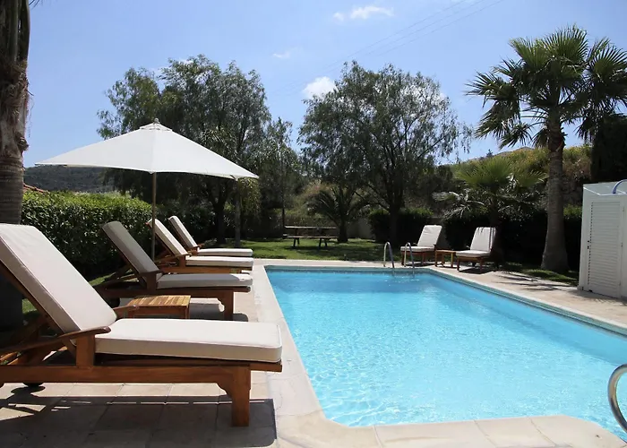 Eve Rozaki * Pissoúri